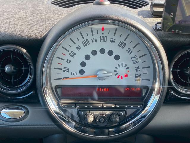 ＭＩＮＩ クーパーＳ　パドルシフト　ＥＴＣ　クルーズコントロール　ＡＢＳ　オ－トエアコン　パワーステアリング　パワーウインドウ　エアバッグ（14枚目）