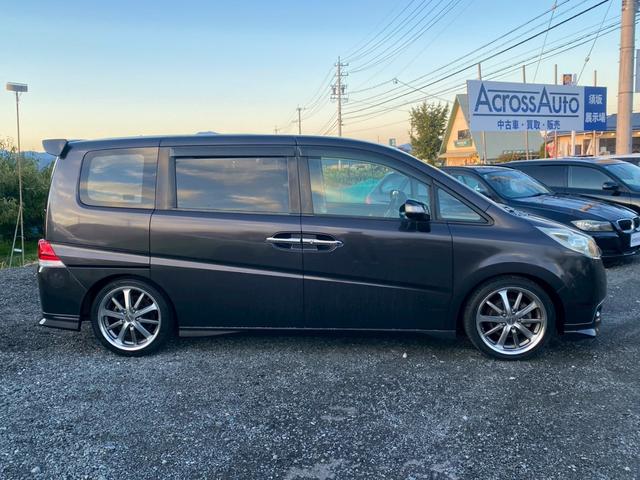 ステップワゴン G LSパッケージ ワンオーナー ETC 無限スポイラー ダウンサスペンション 両側電動スライドドア ダブルエアコン ABS Wエアバック パワステ(4枚目)