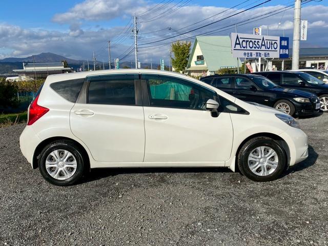 ノート X ディスプレイオーディオ 全周囲モニター レーダーブレーキサポート スマトキー エアコン オートライト 運転席助手席エアバッグ パワーステアリング パワーウインドウ 横滑防止 ABS(3枚目)