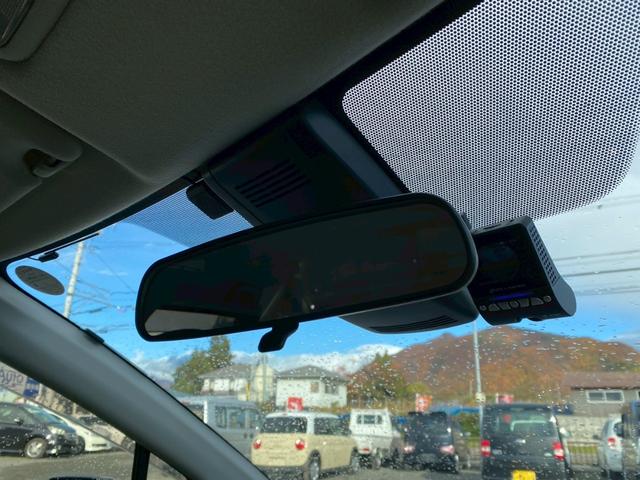 シエンタ Ｇ　８インチナビ　全周囲カメラ　フルセグＴＶ　両側パワースライドドア　スマートキープッシュスタート　フルオートエアコン　オートＬＥＤ　衝突安全ボディ　ヘッドライトＬＥＤ　ＥＴＣ（20枚目）