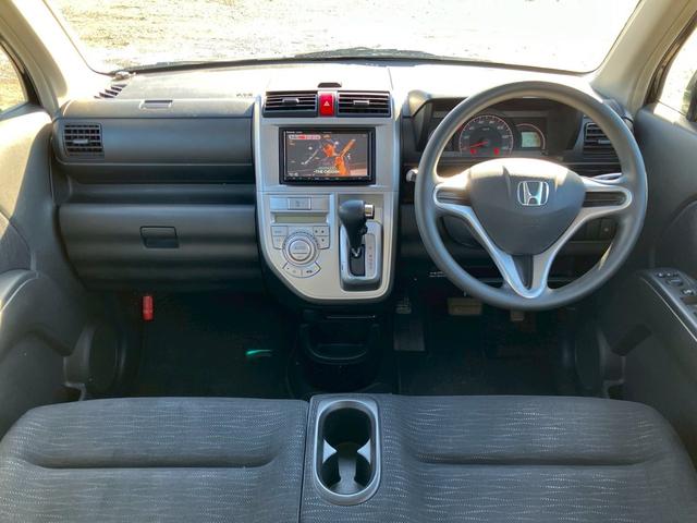 ゼストスパーク Ｗ　４ＷＤ　ナビ　フルセグＴＶ　パワーウィンドウ　Ａ　衝突安全ボディ　ベンチシート　盗難防止システム　エアバック　フルフラット　フルオートエアコン　助手席エアバッグ　Ｓキー　夏冬タイヤ（5枚目）