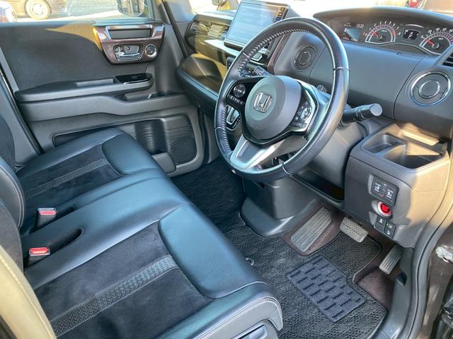 Ｎ－ＢＯＸカスタム Ｇ・Ｌターボホンダセンシング　冬タイヤ付き　エンジンスターター　クルーズコントロール　車線逸脱　ＥＴＣ　ＡＢＳ　純正ナビ　バックモニター　両側スライド（6枚目）