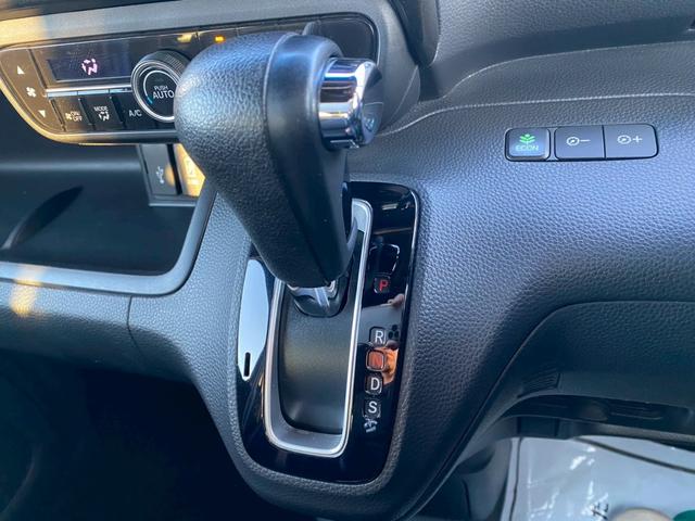 Ｎ－ＢＯＸカスタム Ｇ・Ｌターボホンダセンシング　冬タイヤ付き　エンジンスターター　クルーズコントロール　車線逸脱　ＥＴＣ　ＡＢＳ　純正ナビ　バックモニター　両側スライド（17枚目）