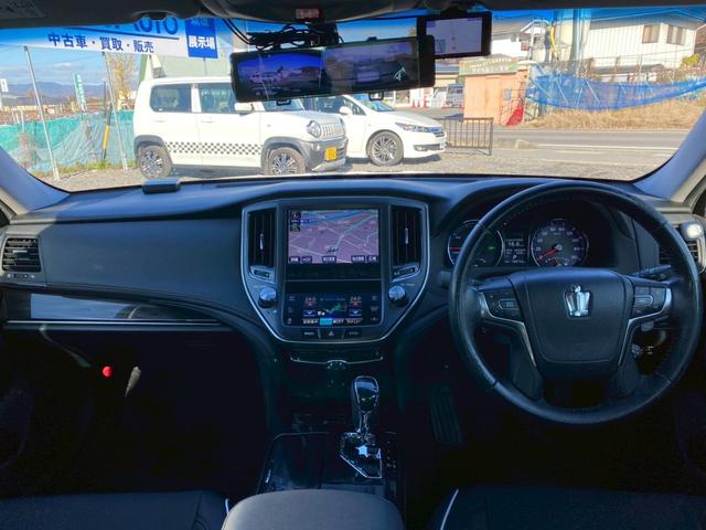 クラウンハイブリッド アスリートＳ　アドバンストパッケージ　純正ナビ　バックカメラ　フルセグＴＶ　プリクラッシュセーフティ　レーダークルーズコントロール　シ－トヒ－タ－　パワーシート　スマートキー　ＥＴＣ（5枚目）