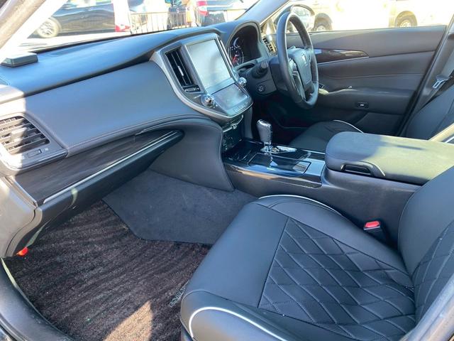 クラウンハイブリッド アスリートＳ　アドバンストパッケージ　純正ナビ　バックカメラ　フルセグＴＶ　プリクラッシュセーフティ　レーダークルーズコントロール　シ－トヒ－タ－　パワーシート　スマートキー　ＥＴＣ（8枚目）