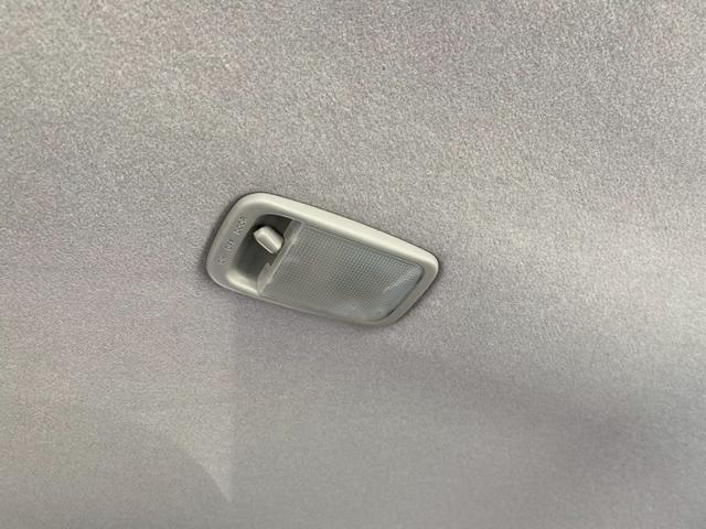 タント カスタムＲＳ　４ＷＤ　社外ナビ　Ｗエアバック　キーフリーシステム　フルオートエアコン　スマートキー　ベンチシート（18枚目）