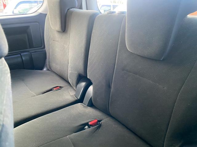 ヴォクシー X Lエディション フルタイム4WD ナビ バックカメラ TV 両側パワースライドドア 三列シート 衝突安全ボディ エアバック パワステ パワーウィンドウ ABS キーレス付き ETC(8枚目)