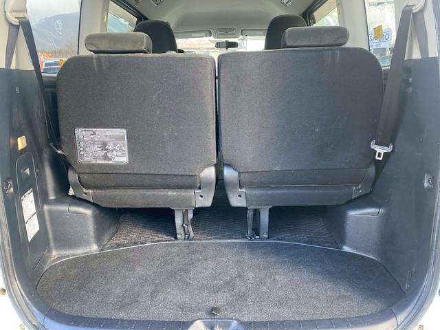 ヴォクシー X Lエディション フルタイム4WD ナビ バックカメラ TV 両側パワースライドドア 三列シート 衝突安全ボディ エアバック パワステ パワーウィンドウ ABS キーレス付き ETC(12枚目)