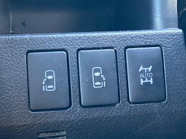ヴォクシー X Lエディション フルタイム4WD ナビ バックカメラ TV 両側パワースライドドア 三列シート 衝突安全ボディ エアバック パワステ パワーウィンドウ ABS キーレス付き ETC(22枚目)