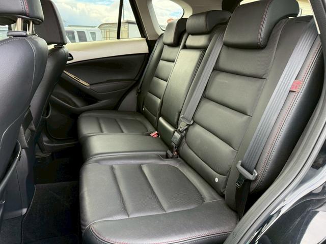 ＣＸ－５ ＸＤ　Ｌパッケージ　４ＷＤ　ターボ　ＲＯＷＥＮエアロ　皮シート　パワーシート　シートヒーター　ナビ　バックカメラ　Ｂｌｕｅｔｏｏｔｈ　パワーステアリング　パワーウィンドウ　スマートキー　クルーズコントロール　Ｗエアバック（12枚目）