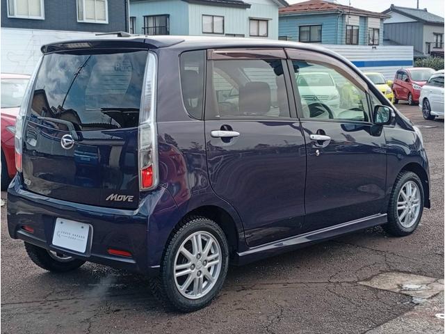 ムーヴ カスタム　ＲＳ　４ＷＤ　ターボ　ダイハツ純正１４インチＡＷ　スマートキー　ｍｏｍｏステアリング　オートエアコン　シート洗浄済み　純正ＨＩＤ　純正フォグ（4枚目）