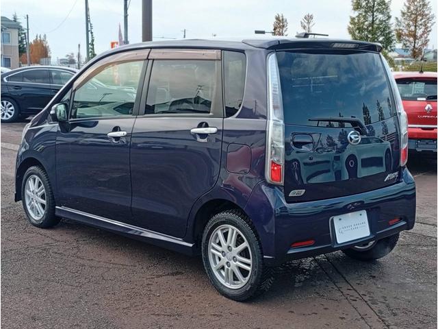 ムーヴ カスタム　ＲＳ　４ＷＤ　ターボ　ダイハツ純正１４インチＡＷ　スマートキー　ｍｏｍｏステアリング　オートエアコン　シート洗浄済み　純正ＨＩＤ　純正フォグ（6枚目）