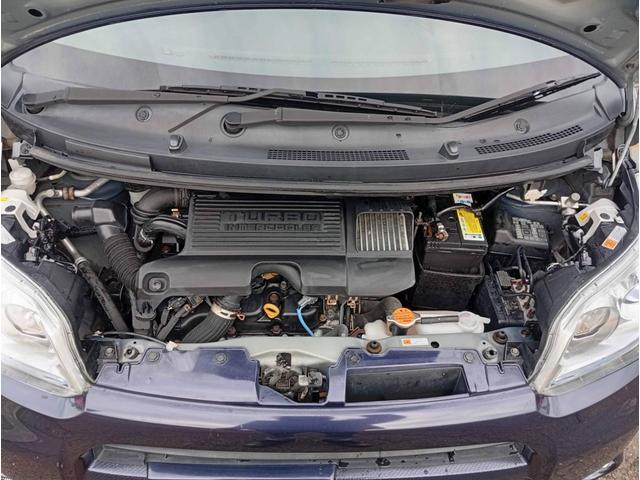 ムーヴ カスタム　ＲＳ　４ＷＤ　ターボ　ダイハツ純正１４インチＡＷ　スマートキー　ｍｏｍｏステアリング　オートエアコン　シート洗浄済み　純正ＨＩＤ　純正フォグ（14枚目）