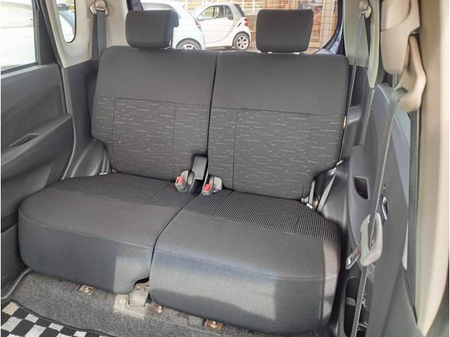 ムーヴ カスタム　ＲＳ　４ＷＤ　ターボ　ダイハツ純正１４インチＡＷ　スマートキー　ｍｏｍｏステアリング　オートエアコン　シート洗浄済み　純正ＨＩＤ　純正フォグ（20枚目）