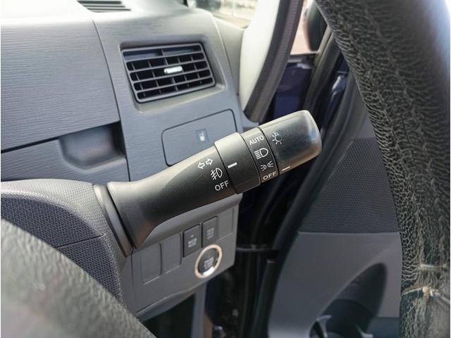 ムーヴ カスタム　ＲＳ　４ＷＤ　ターボ　ダイハツ純正１４インチＡＷ　スマートキー　ｍｏｍｏステアリング　オートエアコン　シート洗浄済み　純正ＨＩＤ　純正フォグ（25枚目）