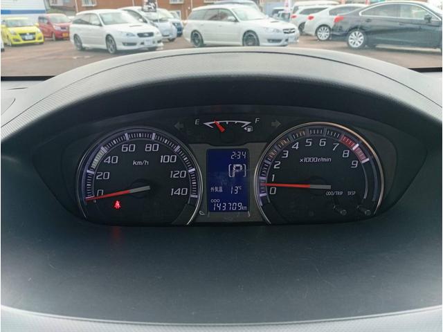 ムーヴ カスタム　ＲＳ　４ＷＤ　ターボ　ダイハツ純正１４インチＡＷ　スマートキー　ｍｏｍｏステアリング　オートエアコン　シート洗浄済み　純正ＨＩＤ　純正フォグ（27枚目）