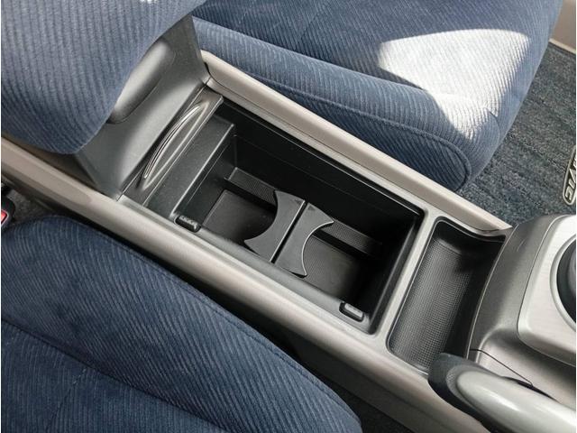 シビック １．８Ｇ　５ＭＴ　ＲＢオデッセイ純正１７ＡＷ　前登録関東地方　社外ナビ　スペアキー　ＥＴＣ　オートエアコン（31枚目）