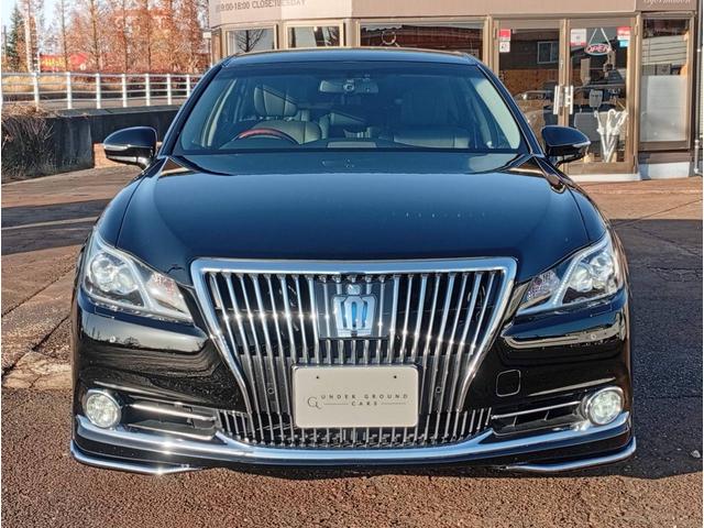 クラウンマジェスタ Ｆバージョン　レザーシート　色替黒　社外エアロ　社外リアスポイラー　社外２０ＡＷ　ＲＳＲ車高調　純正ＳＤナビ　Ｂｌｕ－ｒａｙ　クルコン　全席パワーシート　シートヒーター　サンシェード　ドアイージークローザー（2枚目）