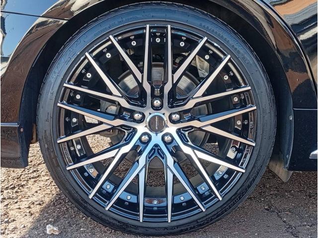 クラウンマジェスタ Ｆバージョン　レザーシート　色替黒　社外エアロ　社外リアスポイラー　社外２０ＡＷ　ＲＳＲ車高調　純正ＳＤナビ　Ｂｌｕ－ｒａｙ　クルコン　全席パワーシート　シートヒーター　サンシェード　ドアイージークローザー（11枚目）