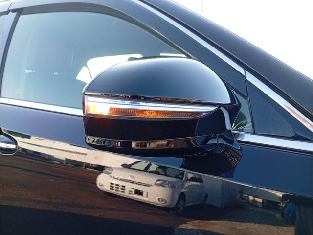 クラウンマジェスタ Ｆバージョン　レザーシート　色替黒　社外エアロ　社外リアスポイラー　社外２０ＡＷ　ＲＳＲ車高調　純正ＳＤナビ　Ｂｌｕ－ｒａｙ　クルコン　全席パワーシート　シートヒーター　サンシェード　ドアイージークローザー（19枚目）