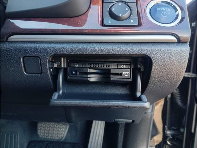 クラウンマジェスタ Ｆバージョン　レザーシート　色替黒　社外エアロ　社外リアスポイラー　社外２０ＡＷ　ＲＳＲ車高調　純正ＳＤナビ　Ｂｌｕ－ｒａｙ　クルコン　全席パワーシート　シートヒーター　サンシェード　ドアイージークローザー（48枚目）