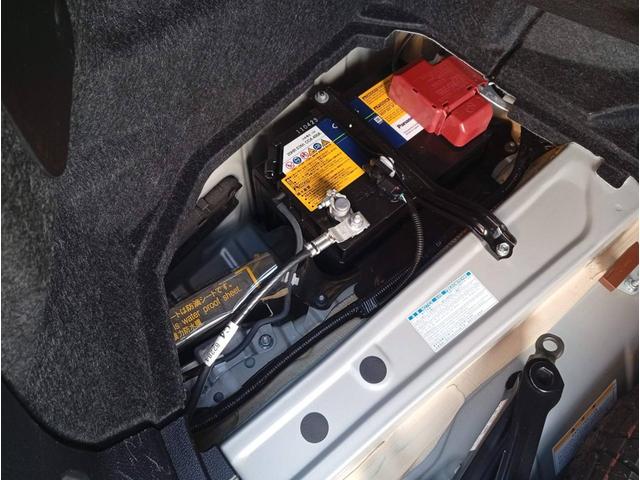 クラウンマジェスタ Ｆバージョン　レザーシート　色替黒　社外エアロ　社外リアスポイラー　社外２０ＡＷ　ＲＳＲ車高調　純正ＳＤナビ　Ｂｌｕ－ｒａｙ　クルコン　全席パワーシート　シートヒーター　サンシェード　ドアイージークローザー（57枚目）