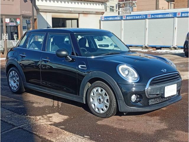 MINI ワン 純正HDDナビ 社外地デジチューナー ETC スタッドレスタイヤ 純正15インチホイール 純正LEDヘッドライト 純正LEDフォグ バックフォグ 室内クリーニング済み スペアキー(3枚目)