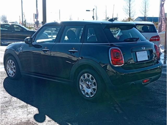 MINI ワン 純正HDDナビ 社外地デジチューナー ETC スタッドレスタイヤ 純正15インチホイール 純正LEDヘッドライト 純正LEDフォグ バックフォグ 室内クリーニング済み スペアキー(6枚目)