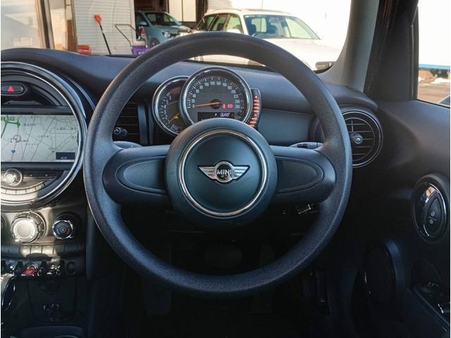MINI ワン 純正HDDナビ 社外地デジチューナー ETC スタッドレスタイヤ 純正15インチホイール 純正LEDヘッドライト 純正LEDフォグ バックフォグ 室内クリーニング済み スペアキー(23枚目)