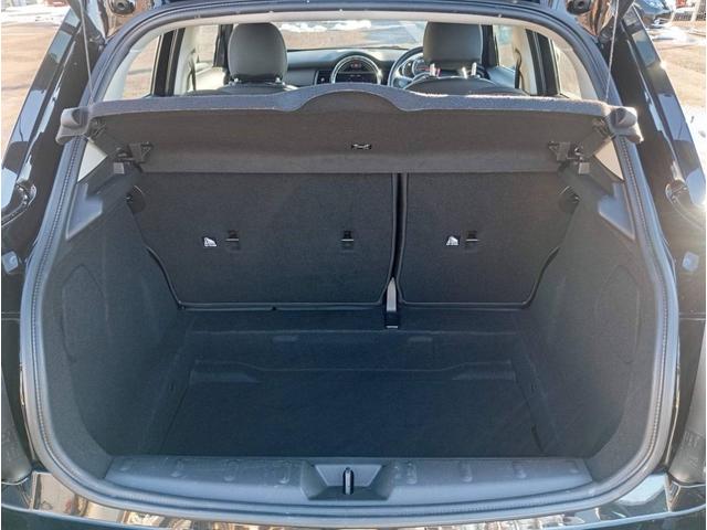 MINI ワン 純正HDDナビ 社外地デジチューナー ETC スタッドレスタイヤ 純正15インチホイール 純正LEDヘッドライト 純正LEDフォグ バックフォグ 室内クリーニング済み スペアキー(37枚目)