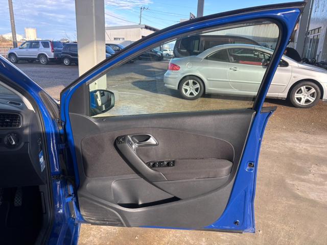 ポロ ＴＳＩコンフォートライン　検２年　関東仕入　鈑金塗装付　ナビ　ＥＴＣ　キーレス（14枚目）