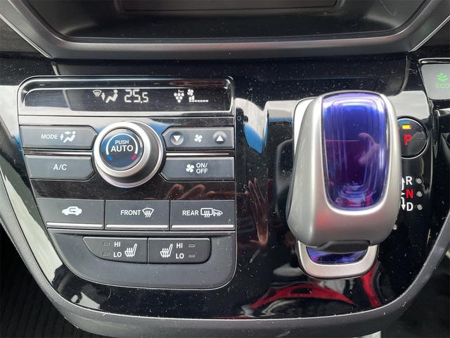 フリードハイブリッド ハイブリッド・Ｇホンダセンシング　スマキー　衝突軽減システム　クルコン　シートＨ　サイドカーテンエアバック　ウォークスルー　ドラレコ　ＬＥＤライト　オートエアコン　４ＷＤ　ＵＳＢ接続　ハーフレザー　リヤカメラ　Ｂｌｕｅｔｏｏｔｈ音楽（11枚目）