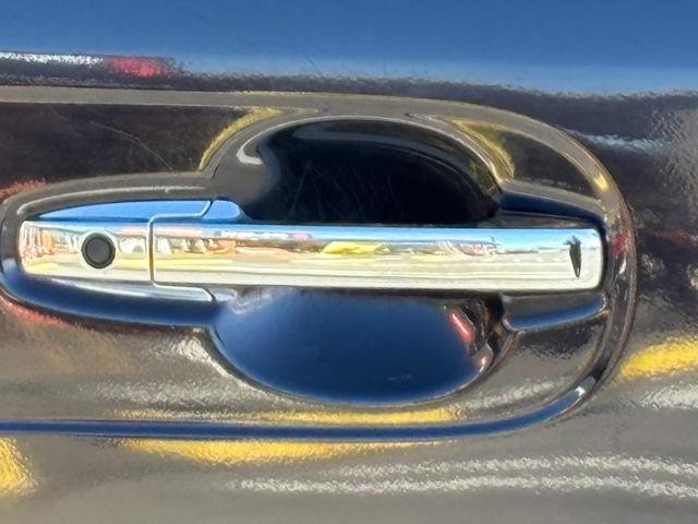 N-BOXカスタム G SSパッケージ 4WD ETC バックカメラ ナビ 両側パワースライド ABS シートヒーター 盗難防止装置 助手席エアバック HID(17枚目)