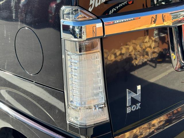 N-BOXカスタム G SSパッケージ 4WD ETC バックカメラ ナビ 両側パワースライド ABS シートヒーター 盗難防止装置 助手席エアバック HID(22枚目)