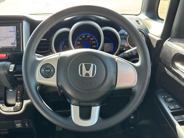 N-BOXカスタム G SSパッケージ 4WD ETC バックカメラ ナビ 両側パワースライド ABS シートヒーター 盗難防止装置 助手席エアバック HID(29枚目)