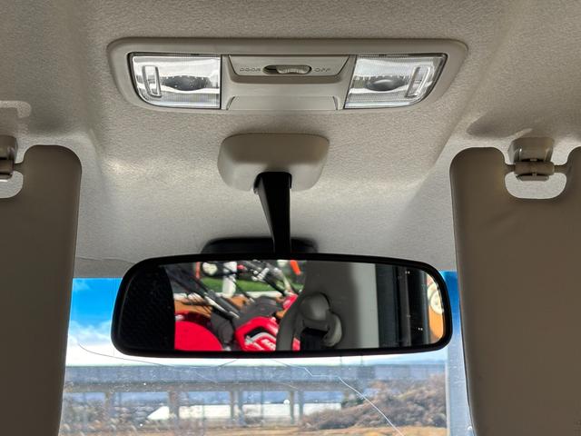 N-BOXカスタム G SSパッケージ 4WD ETC バックカメラ ナビ 両側パワースライド ABS シートヒーター 盗難防止装置 助手席エアバック HID(33枚目)