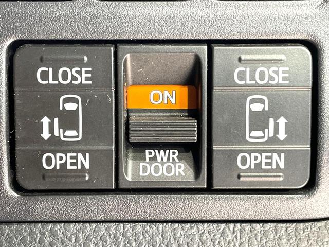 ノア Si ダブルバイビーII 4WD セーフティーセンス 両側電動ドア SDナビ 後席モニター バックカメラ 禁煙車 コーナーセンサー スマートキー LEDヘッド ビルトインETC クルコン オートハイビーム 車線逸脱警報(3枚目)