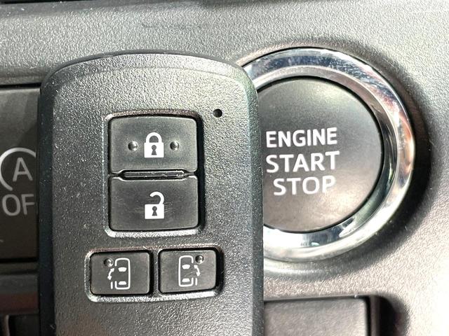 ノア Si ダブルバイビーII 4WD セーフティーセンス 両側電動ドア SDナビ 後席モニター バックカメラ 禁煙車 コーナーセンサー スマートキー LEDヘッド ビルトインETC クルコン オートハイビーム 車線逸脱警報(7枚目)