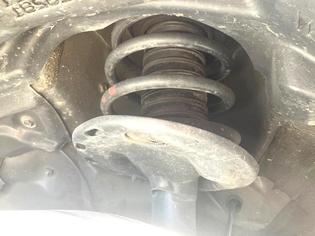 ノア Si ダブルバイビーII 4WD セーフティーセンス 両側電動ドア SDナビ 後席モニター バックカメラ 禁煙車 コーナーセンサー スマートキー LEDヘッド ビルトインETC クルコン オートハイビーム 車線逸脱警報(20枚目)