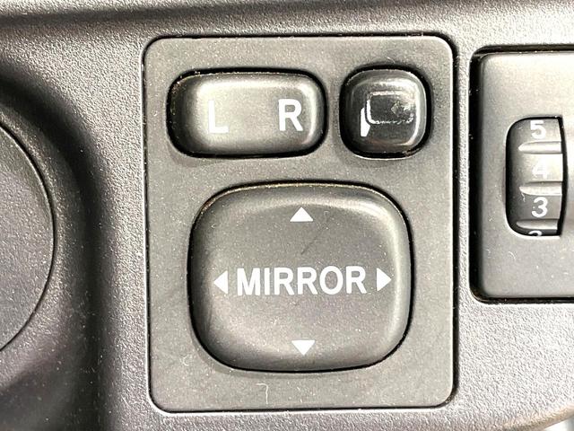 アクア S 純正SDナビ バックカメラ ETC オートエアコン Bluetooth接続 CD/DVD再生 フルセグTV キーレスエントリー 盗難防止システム 横滑り防止システム 電動格納ミラー プライバシーガラス(7枚目)