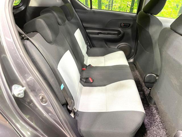 アクア S 純正SDナビ バックカメラ ETC オートエアコン Bluetooth接続 CD/DVD再生 フルセグTV キーレスエントリー 盗難防止システム 横滑り防止システム 電動格納ミラー プライバシーガラス(9枚目)