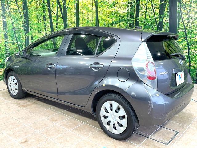 アクア S 純正SDナビ バックカメラ ETC オートエアコン Bluetooth接続 CD/DVD再生 フルセグTV キーレスエントリー 盗難防止システム 横滑り防止システム 電動格納ミラー プライバシーガラス(25枚目)