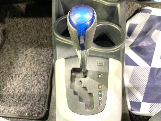 アクア S 純正SDナビ バックカメラ ETC オートエアコン Bluetooth接続 CD/DVD再生 フルセグTV キーレスエントリー 盗難防止システム 横滑り防止システム 電動格納ミラー プライバシーガラス(45枚目)