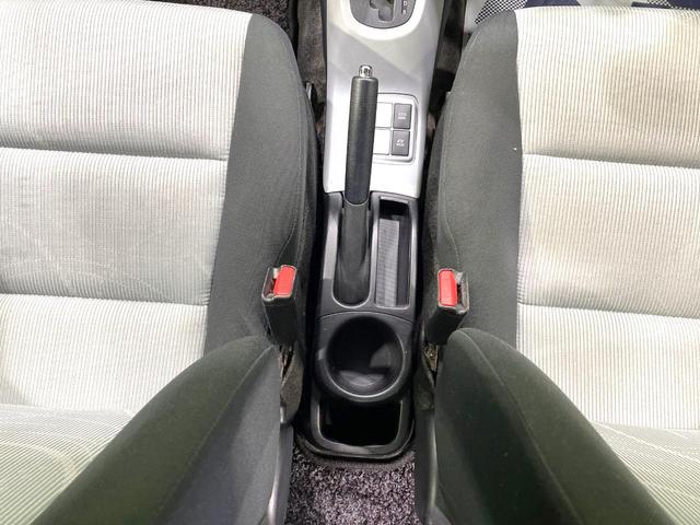 アクア S 純正SDナビ バックカメラ ETC オートエアコン Bluetooth接続 CD/DVD再生 フルセグTV キーレスエントリー 盗難防止システム 横滑り防止システム 電動格納ミラー プライバシーガラス(46枚目)