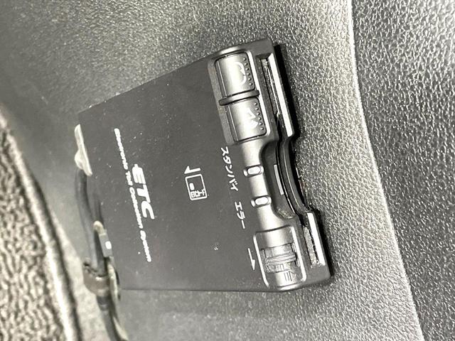 ジューク 15RX エアロ 純正SDナビ バックカメラ 禁煙車 スマートキー ETC オートライト オートエアコン 純正17インチアルミ Bluetooth CD フルセグ(6枚目)