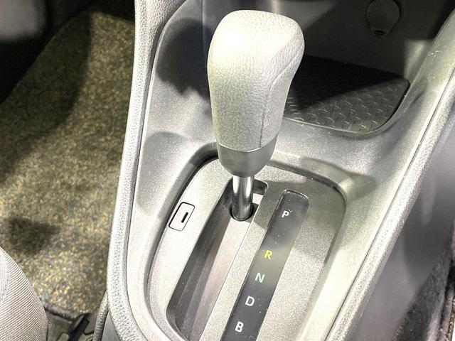 ヤリス X セーフティセンス ディスプレイオーディオ バックカメラ 禁煙車 コーナーセンサー スマートキー ビルトインETC オートハイビーム 車線逸脱警報 オートライト Bluetooth スマートキー(24枚目)