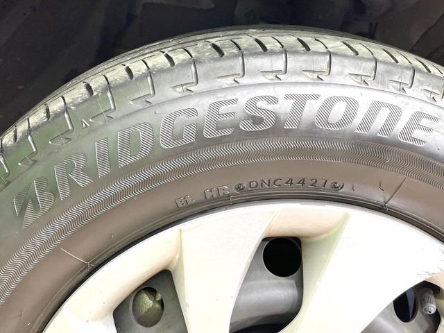 ヤリス X セーフティセンス ディスプレイオーディオ バックカメラ 禁煙車 コーナーセンサー スマートキー ビルトインETC オートハイビーム 車線逸脱警報 オートライト Bluetooth スマートキー(27枚目)