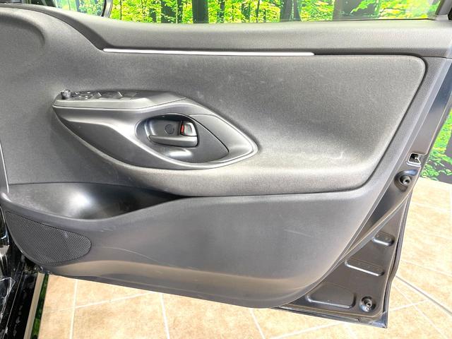 ヤリス X セーフティセンス ディスプレイオーディオ バックカメラ 禁煙車 コーナーセンサー スマートキー ビルトインETC オートハイビーム 車線逸脱警報 オートライト Bluetooth スマートキー(38枚目)