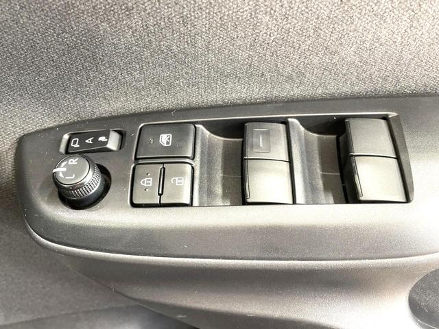 ヤリス X セーフティセンス ディスプレイオーディオ バックカメラ 禁煙車 コーナーセンサー スマートキー ビルトインETC オートハイビーム 車線逸脱警報 オートライト Bluetooth スマートキー(46枚目)