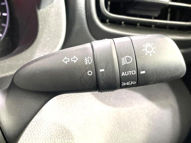 ヤリス X セーフティセンス ディスプレイオーディオ バックカメラ 禁煙車 コーナーセンサー スマートキー ビルトインETC オートハイビーム 車線逸脱警報 オートライト Bluetooth スマートキー(50枚目)